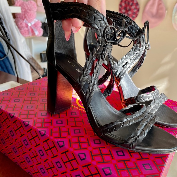 Black Vintage Via Spiga Lace Tie Up Heels - Picture 8 of 11